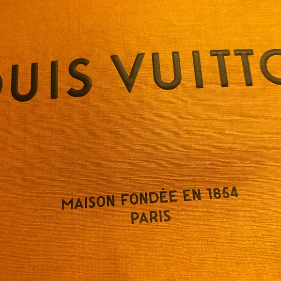 Louis Vuitton Shopping Bag - Picture 7 of 16